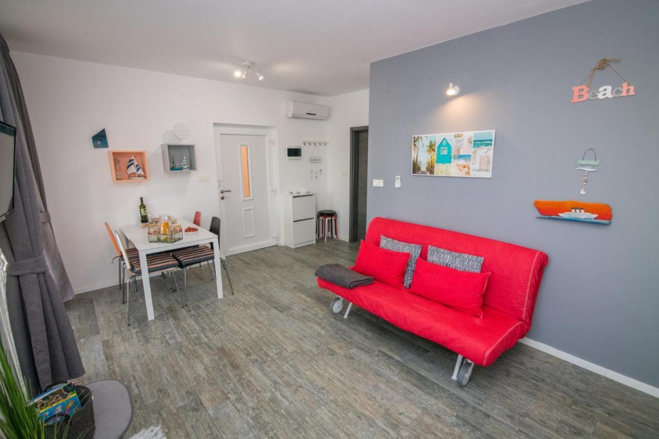 Procella Apartment *